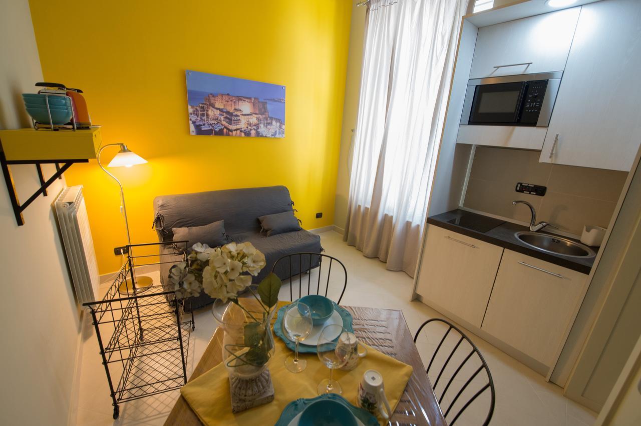 Duomo Regina Apartments เนเปิลส์ ภายนอก รูปภาพ