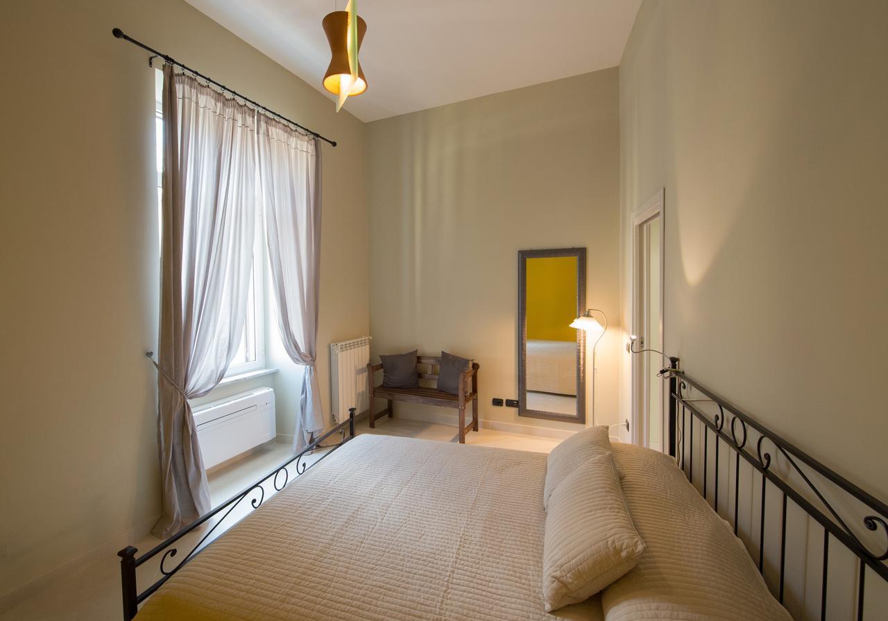 Duomo Regina Apartments เนเปิลส์ ภายนอก รูปภาพ