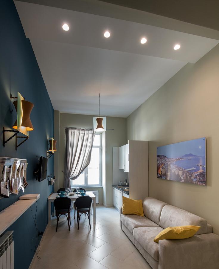 Duomo Regina Apartments เนเปิลส์ ภายนอก รูปภาพ